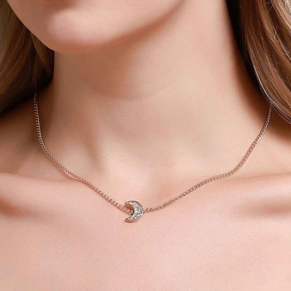 3/$30 💛 Rhinestone Crescent Moon Necklace